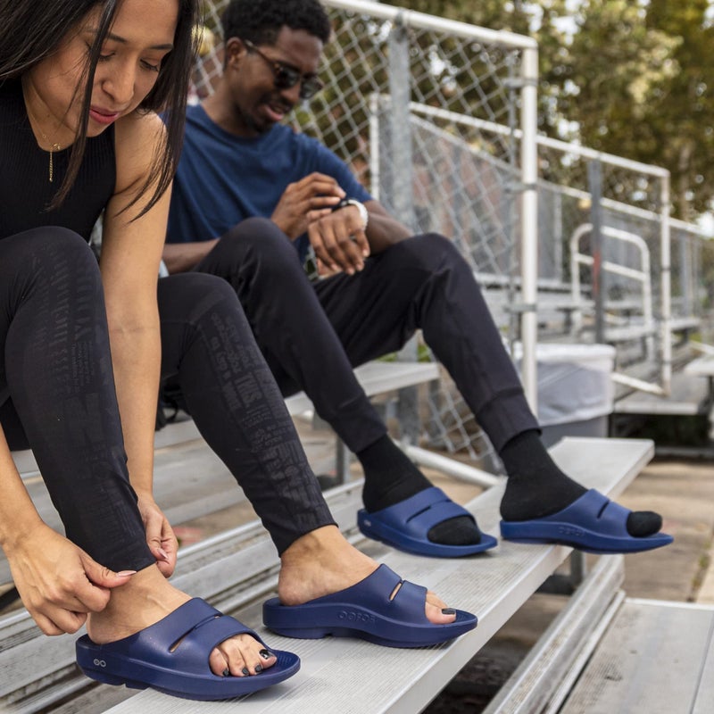OOFOS OOahh Recovery Slide, Navy - Womenâ€™s Size 5, Menâ€™s Size 3 - Image 5